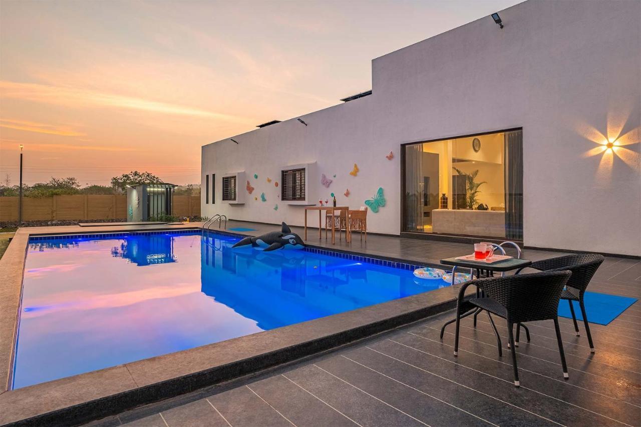 Stayvista'S Le Bon Horizon - Hillside Elegance With Chic Interiors, Poolside Serenity & Picturesque Gazebo - Proximity To Sula 나식 외부 사진