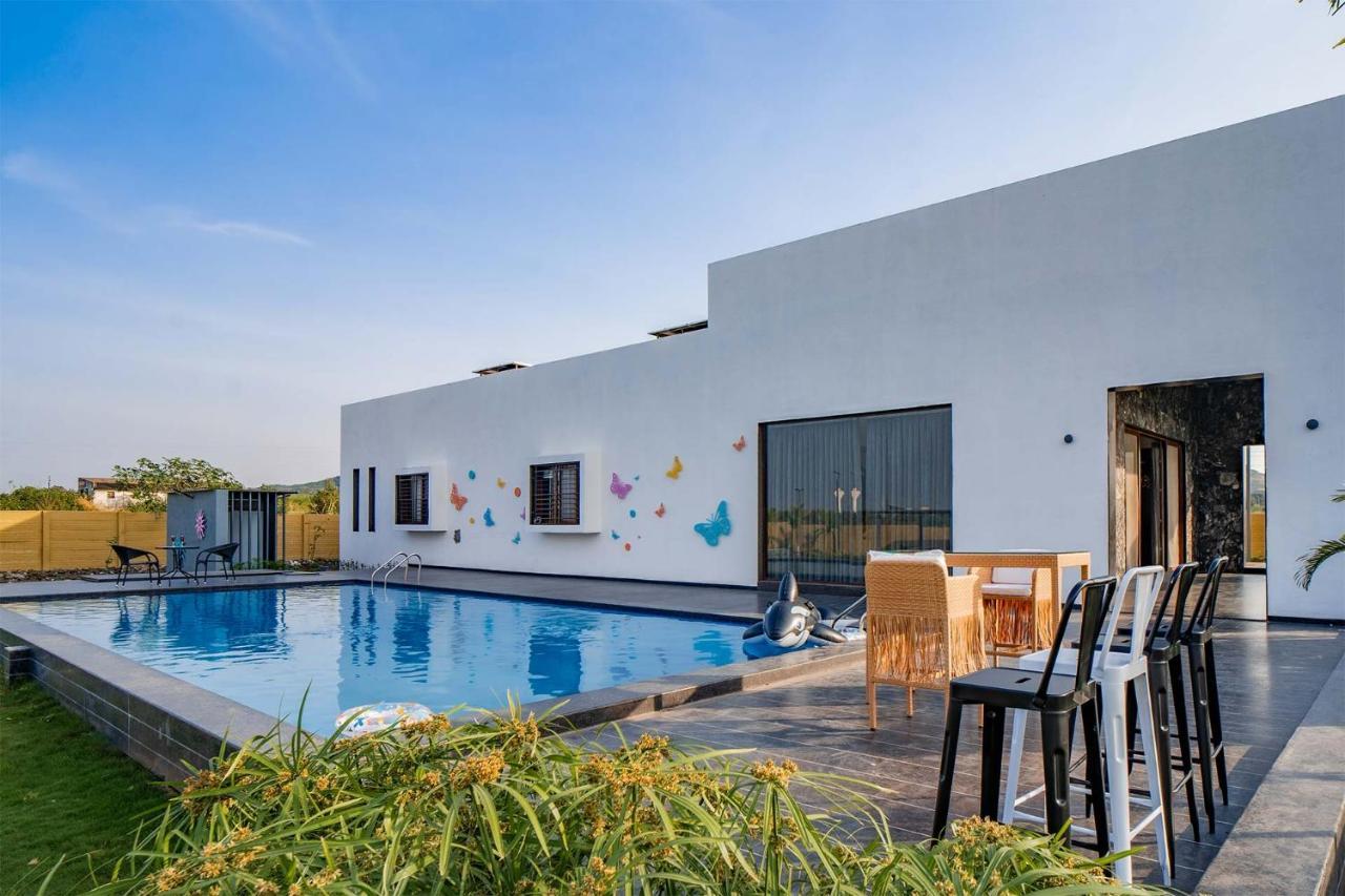Stayvista'S Le Bon Horizon - Hillside Elegance With Chic Interiors, Poolside Serenity & Picturesque Gazebo - Proximity To Sula 나식 외부 사진