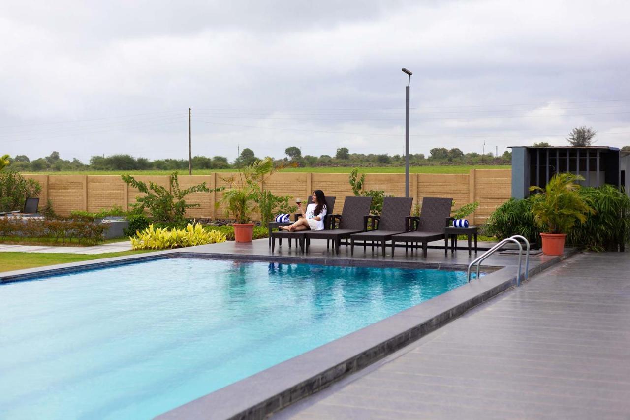 Stayvista'S Le Bon Horizon - Hillside Elegance With Chic Interiors, Poolside Serenity & Picturesque Gazebo - Proximity To Sula 나식 외부 사진