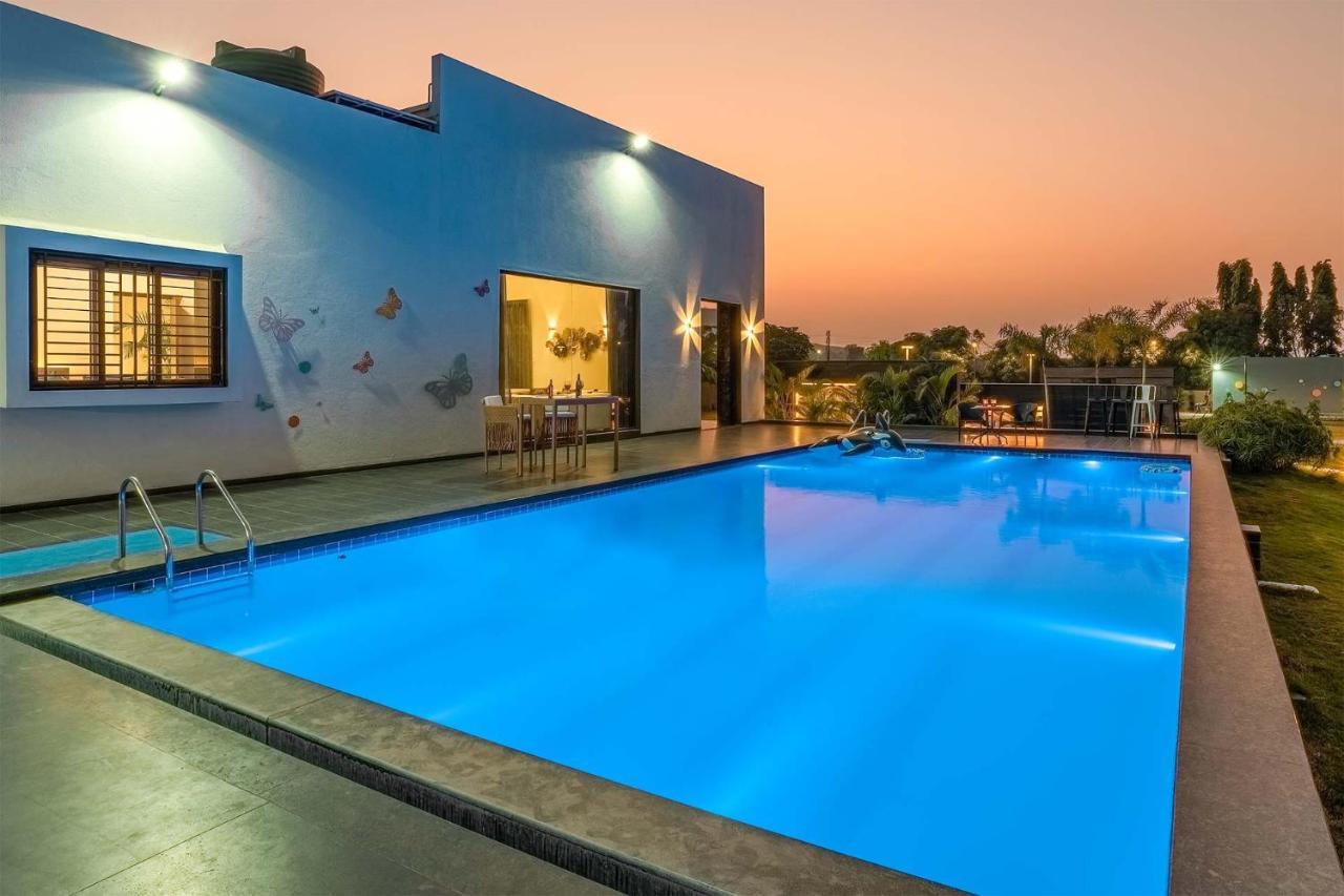 Stayvista'S Le Bon Horizon - Hillside Elegance With Chic Interiors, Poolside Serenity & Picturesque Gazebo - Proximity To Sula 나식 외부 사진