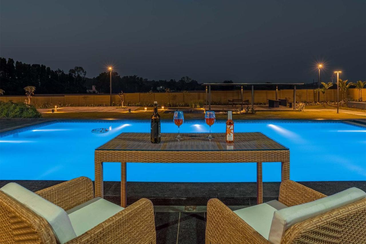 Stayvista'S Le Bon Horizon - Hillside Elegance With Chic Interiors, Poolside Serenity & Picturesque Gazebo - Proximity To Sula 나식 외부 사진