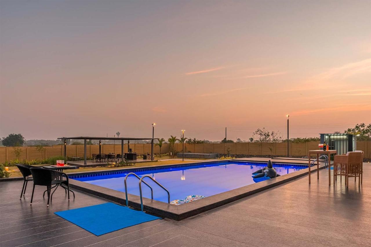 Stayvista'S Le Bon Horizon - Hillside Elegance With Chic Interiors, Poolside Serenity & Picturesque Gazebo - Proximity To Sula 나식 외부 사진