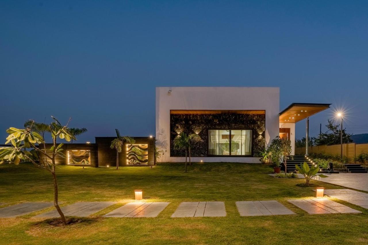 Stayvista'S Le Bon Horizon - Hillside Elegance With Chic Interiors, Poolside Serenity & Picturesque Gazebo - Proximity To Sula 나식 외부 사진